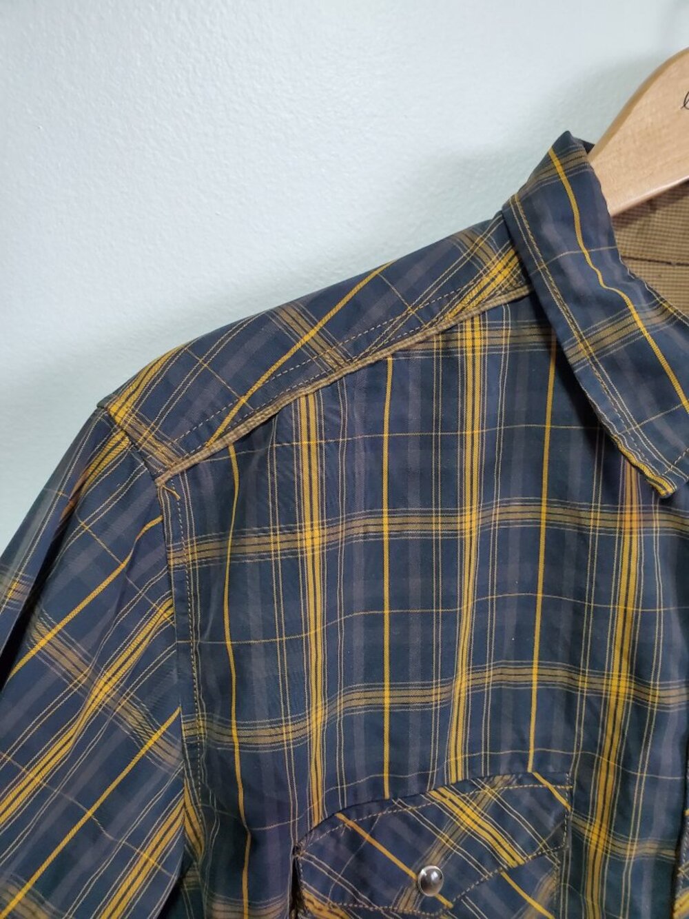 KUHL Eluxur Long Sleeve Pearl Snap Button Down Shirt Black Gold Men's Medium - Picture 5 of 16